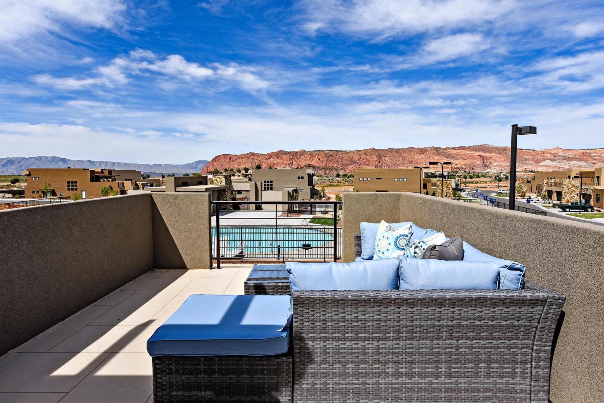 The View At The Escapes Villa St. George Luaran gambar