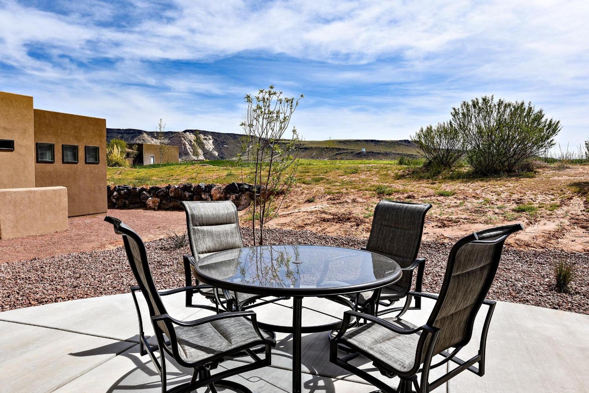 The View At The Escapes Villa St. George Luaran gambar